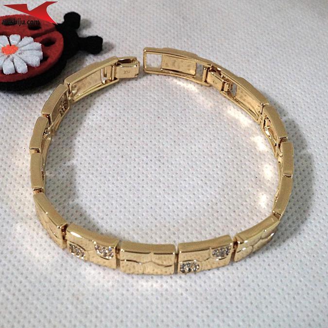 Гривна с 14К златно покритие и с цирконий