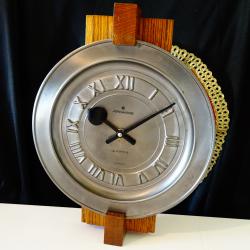 Калаен стенен часовник Junghans 1.6 кг., перфектен.