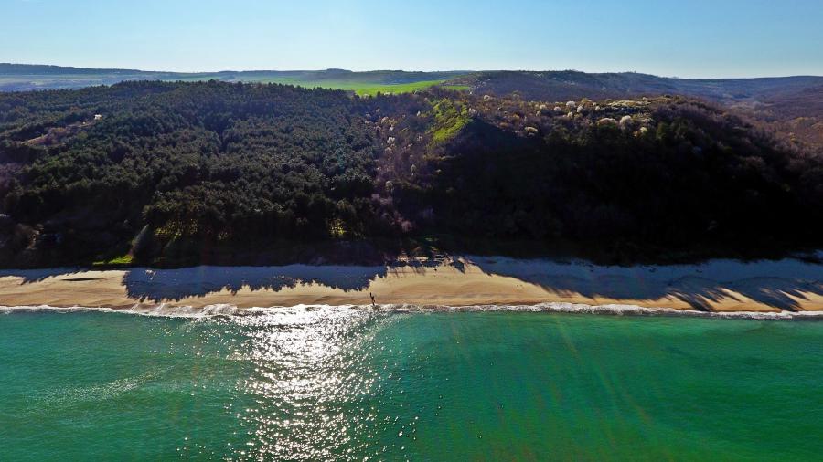 Равен парцел с морска панорама, статут на лозе, на 1км от гр. Бяла