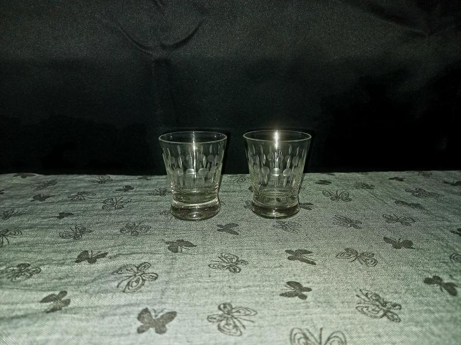 Две малки чаши