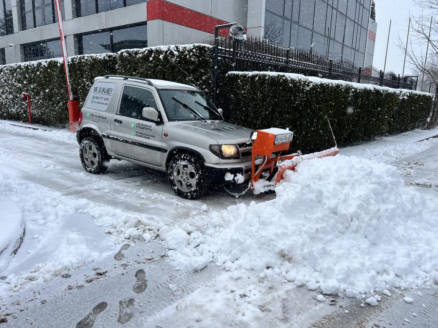 Почистване на сняг в София от Mr. Donchev