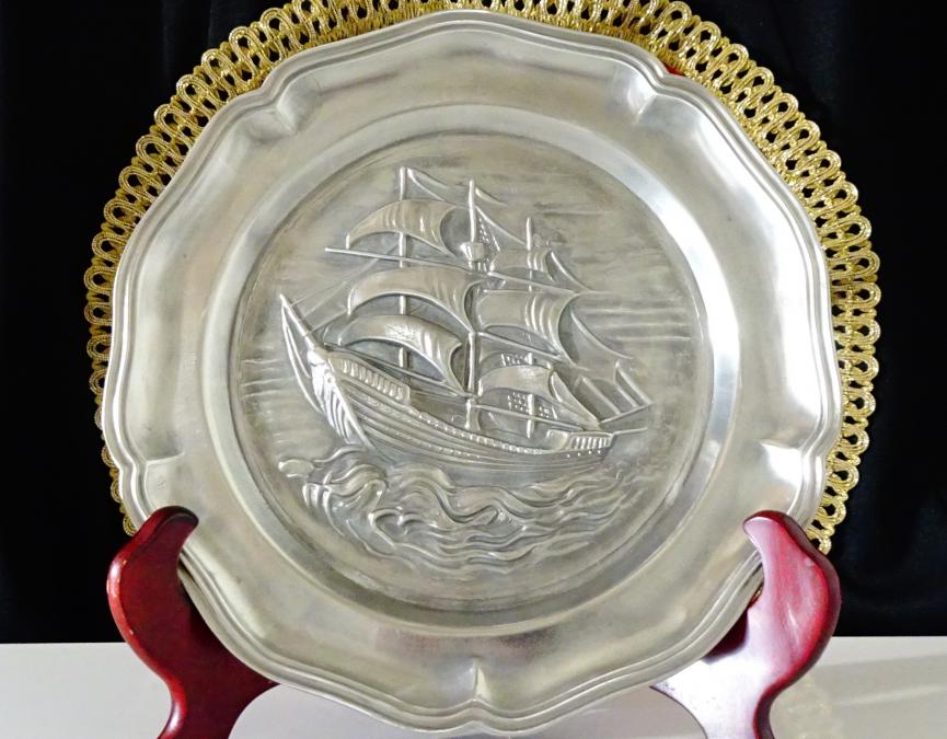 Калаена чиния с Кораб, Платноход.