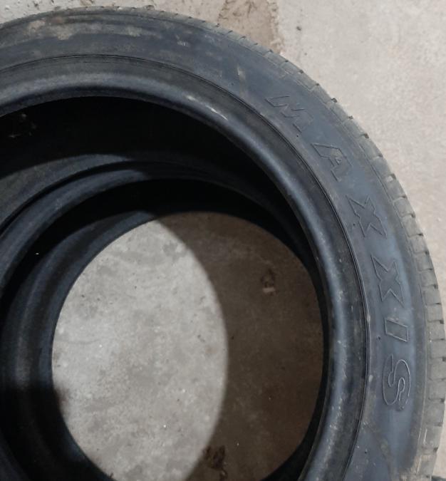 Гуми Maxxis 245 45 19