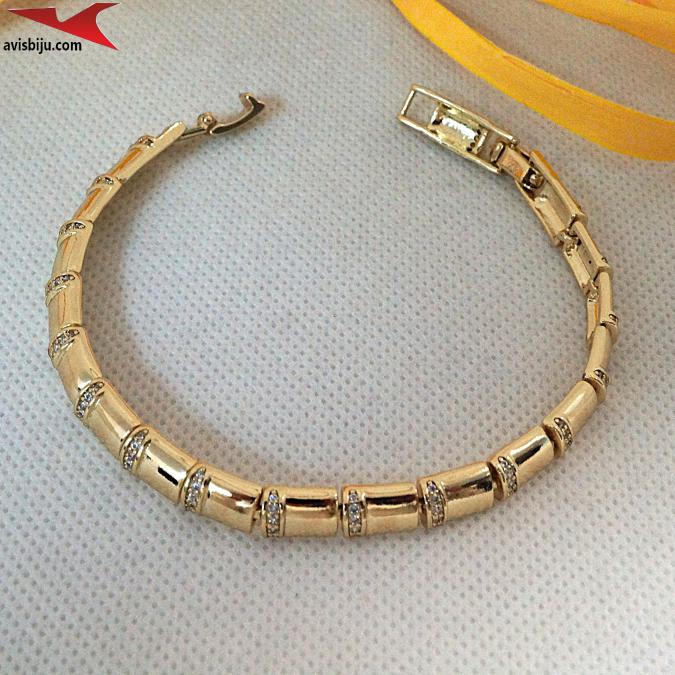 Гривна с 14К златно покритие и с цирконий