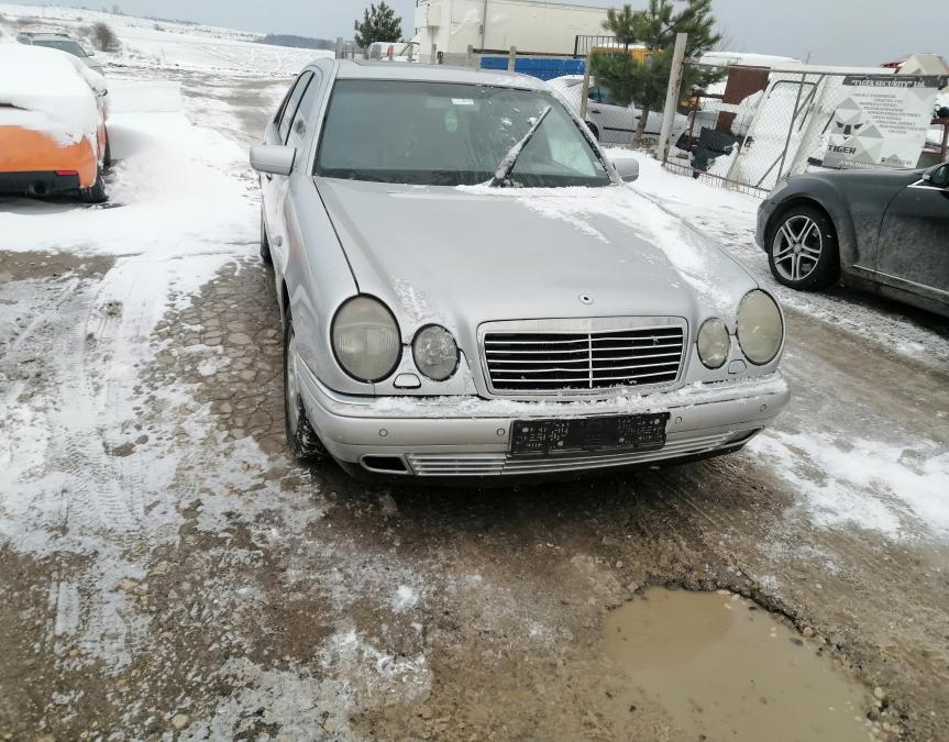 Mercedes-Benz E300, 1998г., 200000 км, 776 лв.