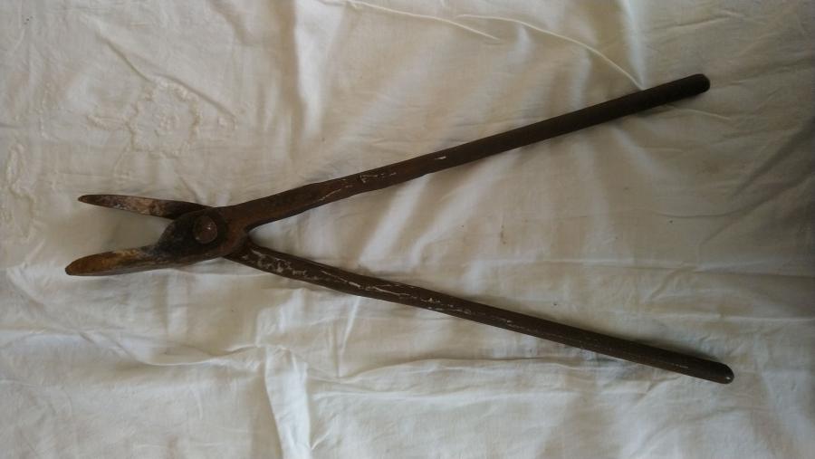 Стари ковашки клещи.