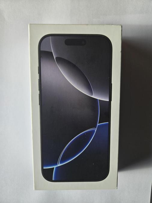 Продавам iphone 16 pro  256 GB