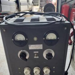 Зарядно за акумулатори 12 24 Волта 15 Ампера