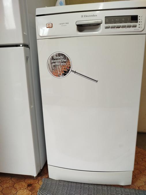 Продавам съдомиялна Electrolux.