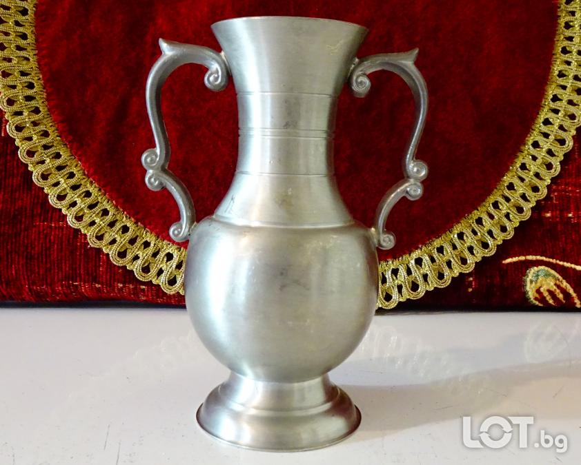 Калаена кана, ваза, свещник.