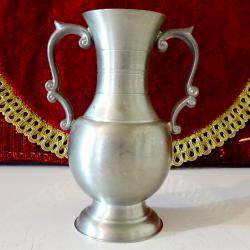 Калаена кана, ваза, свещник.