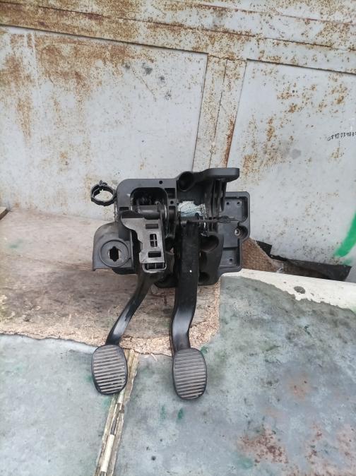 Конзола педали за Фиат Стило 1.9 Jtd. 115 кс. 2004 год.