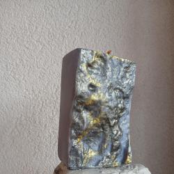 Ароматна свещ парче бял или сив камък с два фитила, за вашия интериор