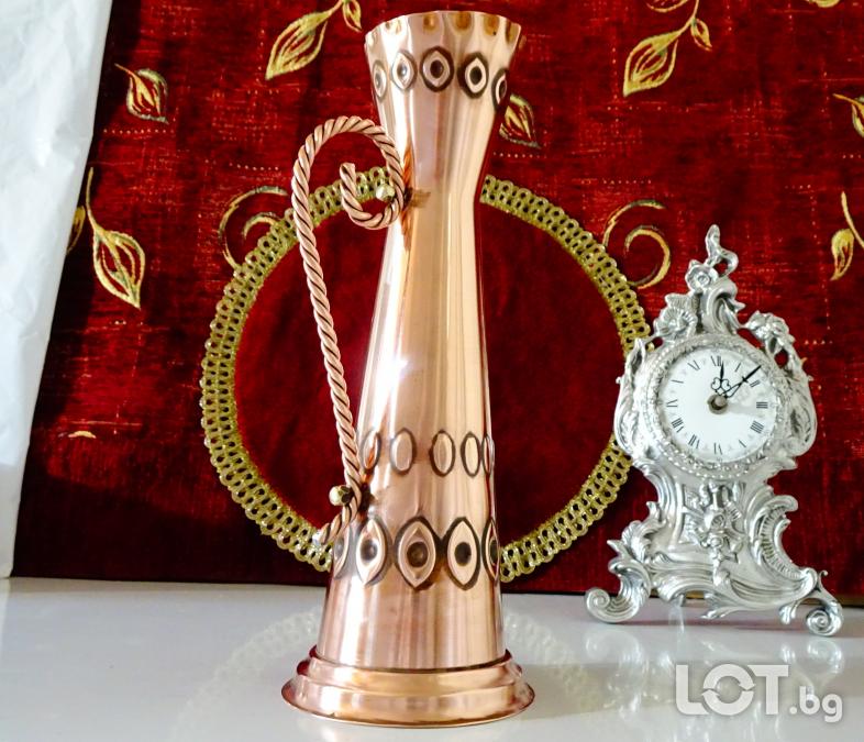 Медна кана за вино, битов релеф, чиста червена мед.