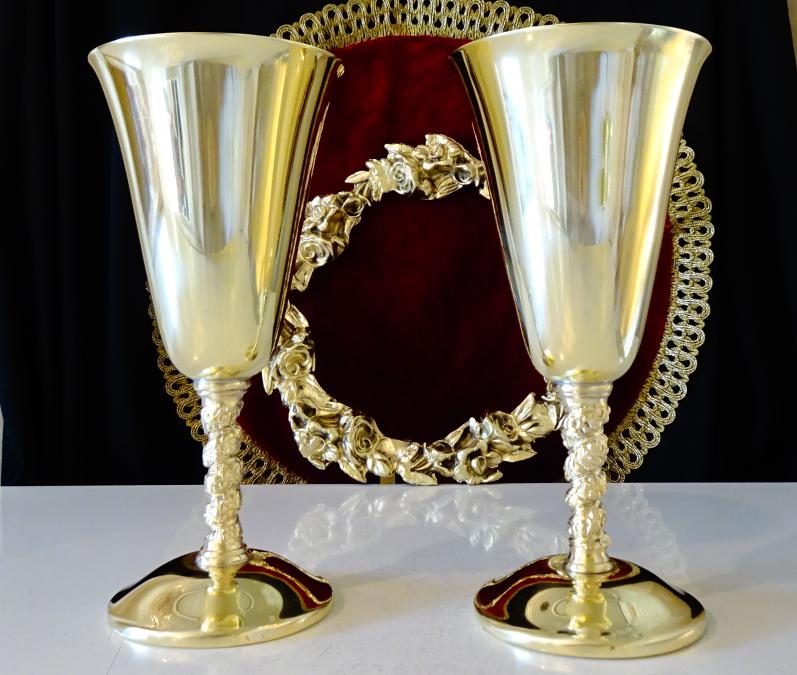 Бронзови чаши за вино 250 мл., лози, грозде, позлата.