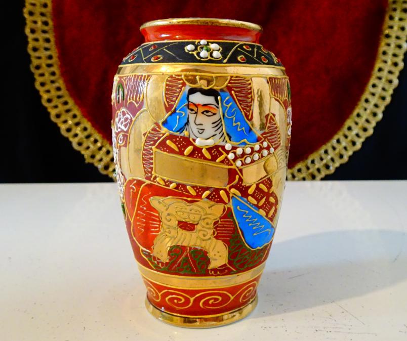 Ваза японски порцелан Satsuma, злато, печат.