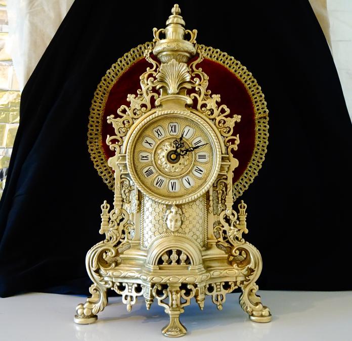 Бронзов каминен часовник 2.7 кг., ангели, барок.