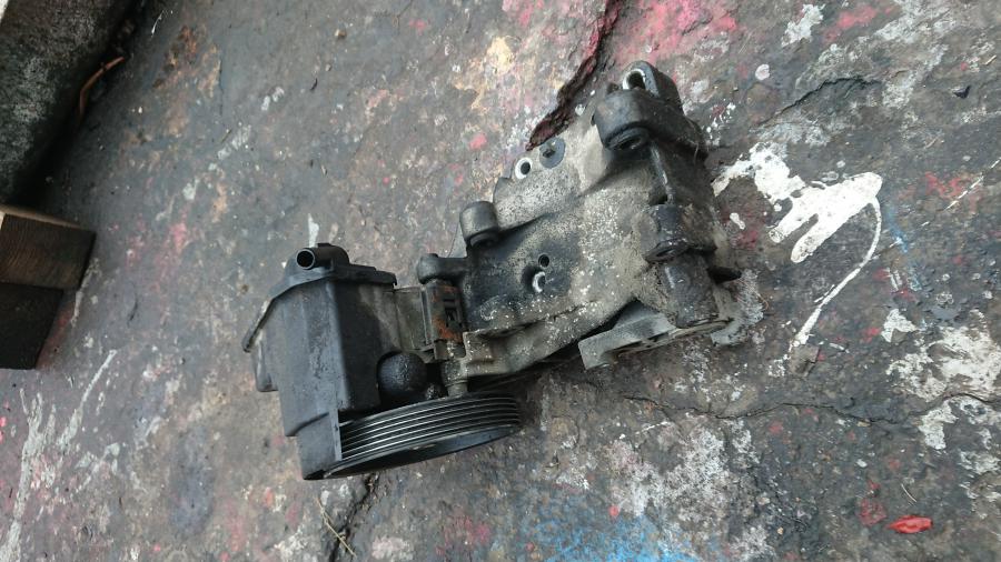 Хидравлична помпа пежо 206