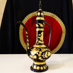 Бронзова ваза, свещник, позлата.