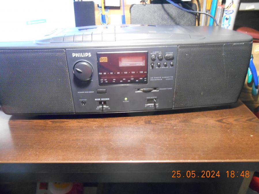 Philips Az8022 portable audio FM CD Tape - vintage 90