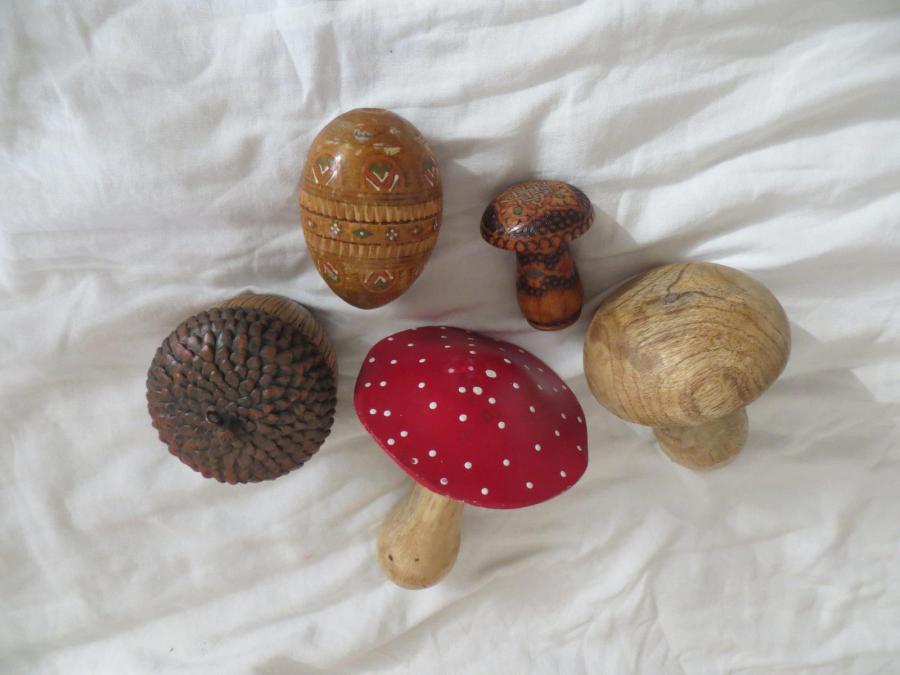 Антикварни фигурки за декорация