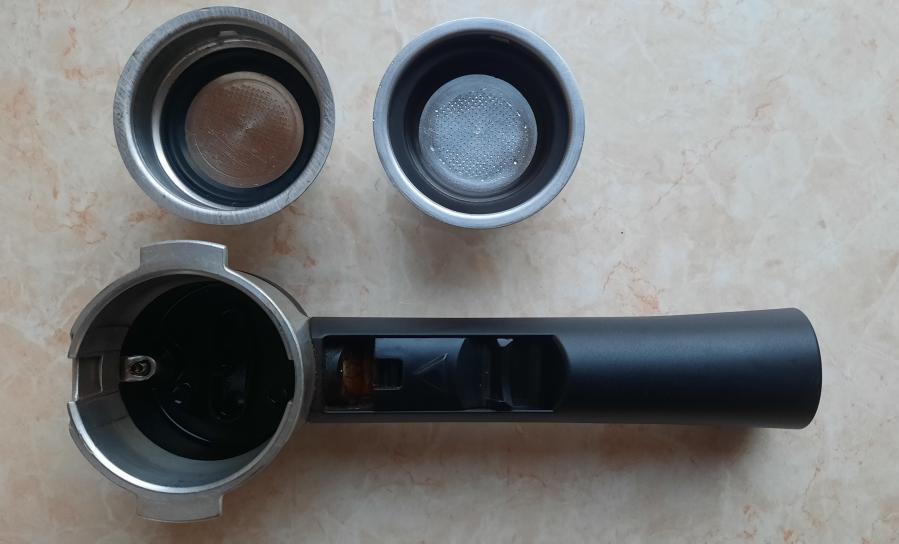 Ръкохватка с 2 цедки с крема дискове от Delonghi Ec221