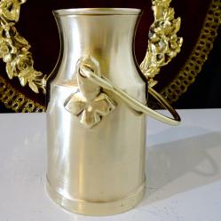 Бронзова кана за ракия, гюм за мляко.