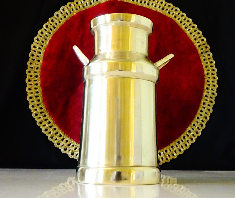 Бронзов гюм за мляко, кана за ракия.