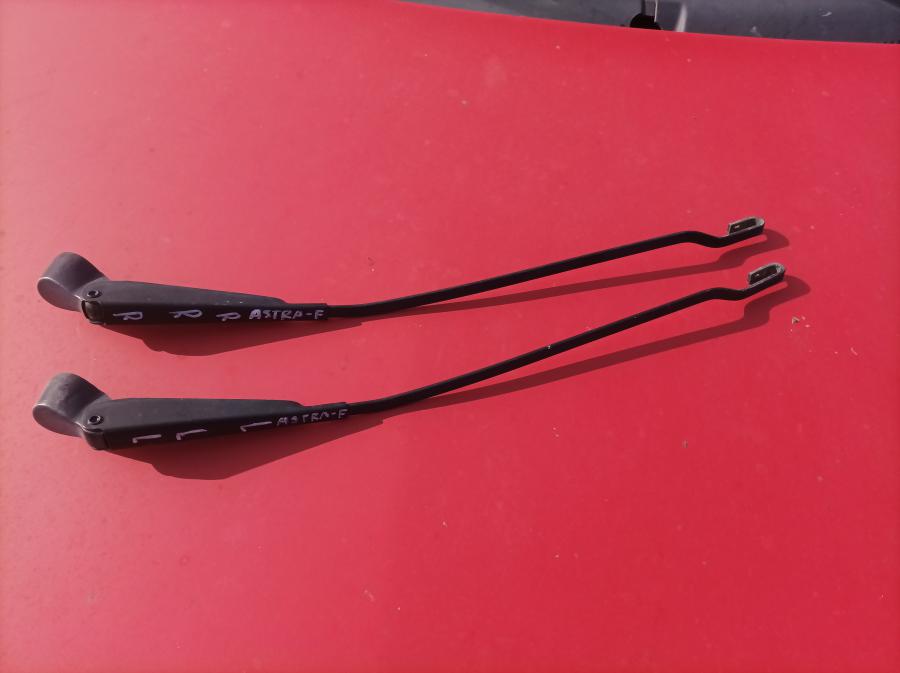 Рамена чистачки предни за Опел Астра ф. 97 год.