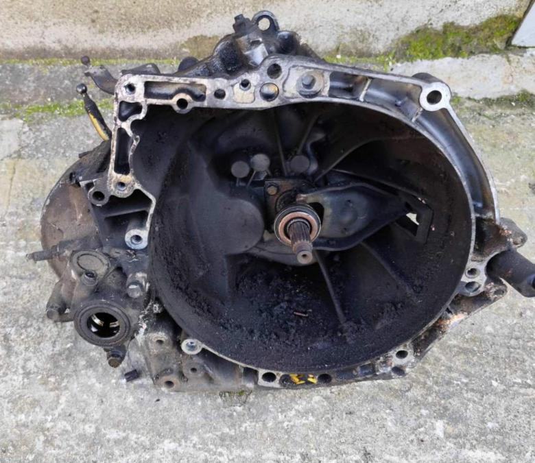 5 степенна ръчна скоростна кутия Peugeot 407 Citroen C5 -1.6 Hdi 109