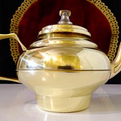 Бронзов чайник, кана за греяна ракия, греяно вино.