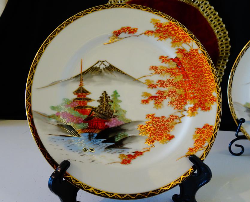 Чиния японски порцелан Satsuma Kazan 20 см., злато.