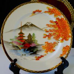 Чиния японски порцелан Satsuma Kazan 20 см., злато.