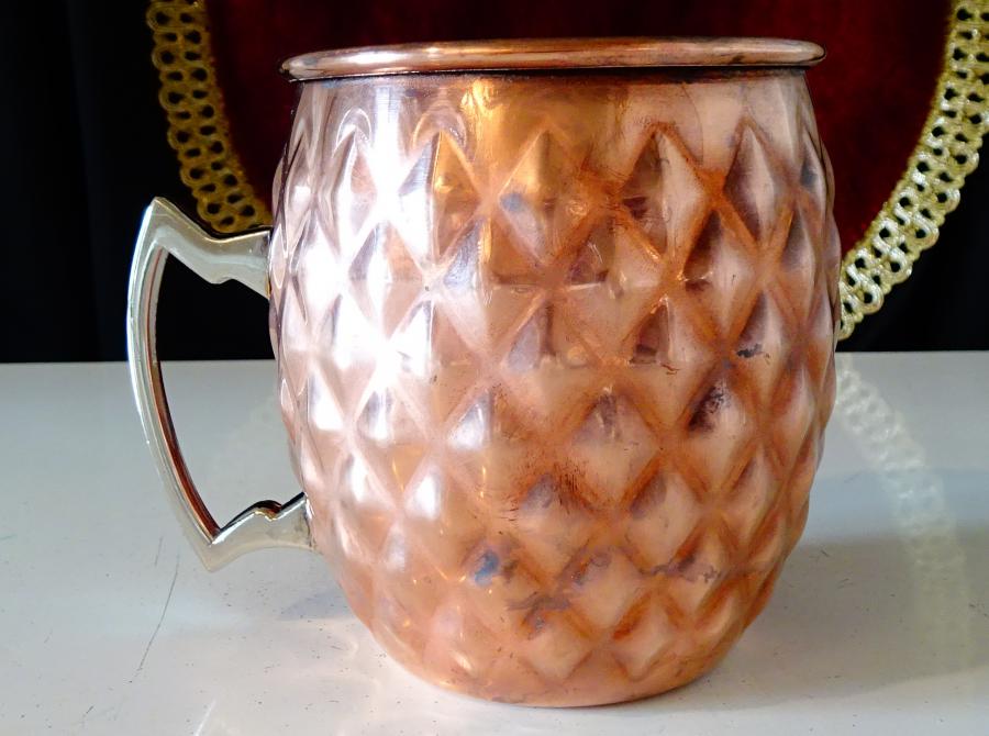 Чаша Московско муле, мед и неръждаема стомана.