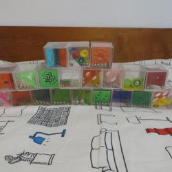 Лабиринти в пластмасови кубчета