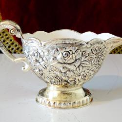 Посребрена каничка, рози, барок.