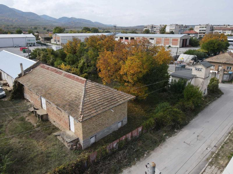 Продавам промишлена сграда в гр. Велики Преслав