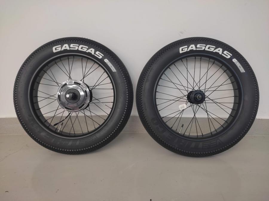 Продавам колела внос от Германия Комплект нови капли за фет байк Gasga