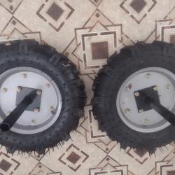 Гуми с джанти и оси за градинска техника  нови - 70 евро за двете