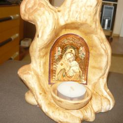 Керамична поставка с икона на Богородица