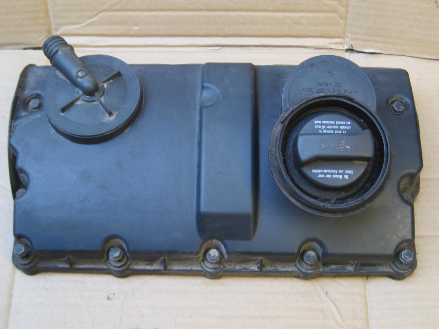 Капак на клапаните 038103475q, 7m3103179 VW Sharan 2009 1.9tdi, Audi A