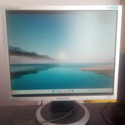 Монитор Samsung Syncmaster 740n - 17 инча