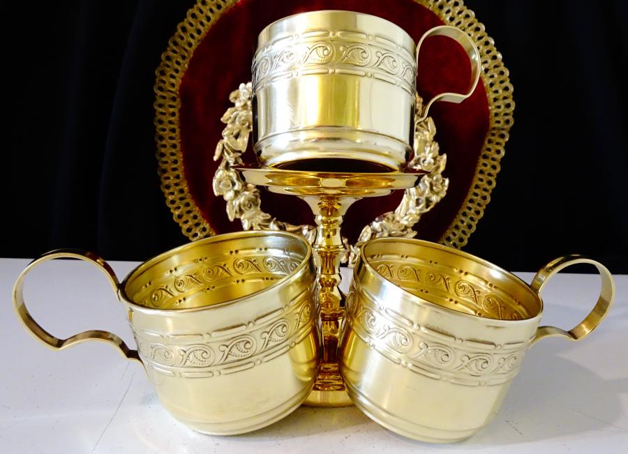 Позлатена чаша от месинг J rst & Co., стил Art Nouveau.