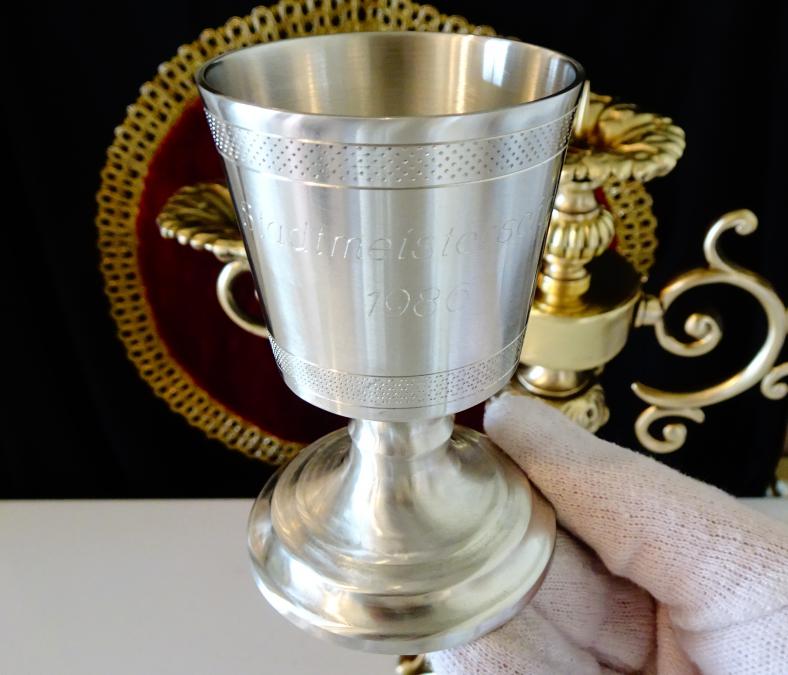 Калаена чаша на столче 150 гр.