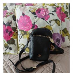Продавам малка черна чанта на us polo assn.