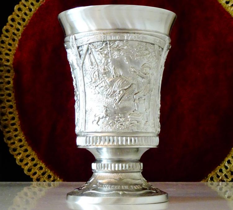 Калаен бокал за вино с живописни картини, 250 мл., 360 гр.