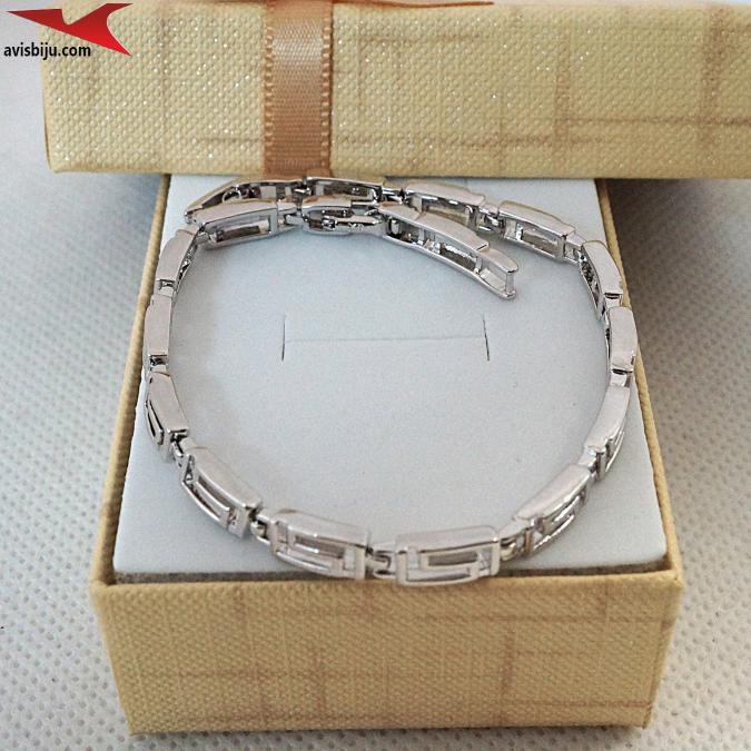 Гривна с платинено покритие