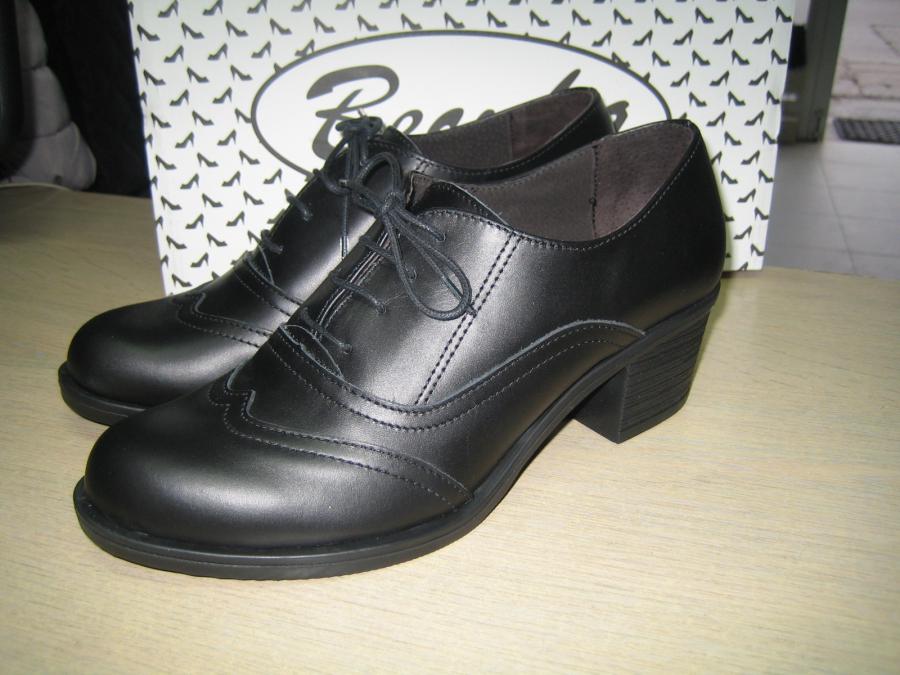 Дамски обувки м. 899 естествена кожа черни