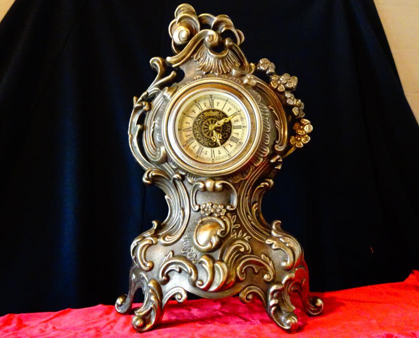 Бронзов механичен каминен часовник, барок.