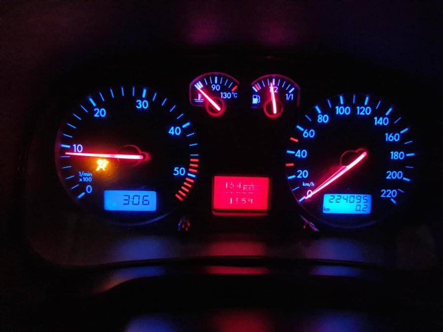 Volkswagen Golf, 2000г., 224000 км, 5000 лв.